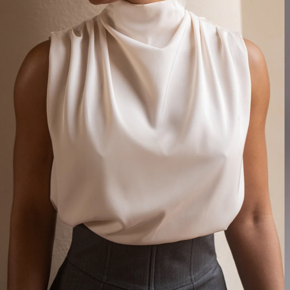 BUTTERCREAM DESIREE MOCK NECK TOP